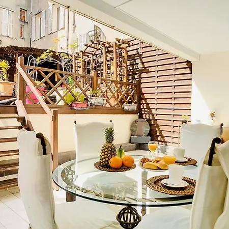 : Superbe Terrasse Rue D'antibes