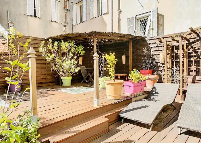 : Superbe Terrasse Rue D'antibes * Cannes