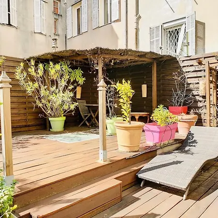 : Superbe Terrasse Rue D'antibes * Cannes