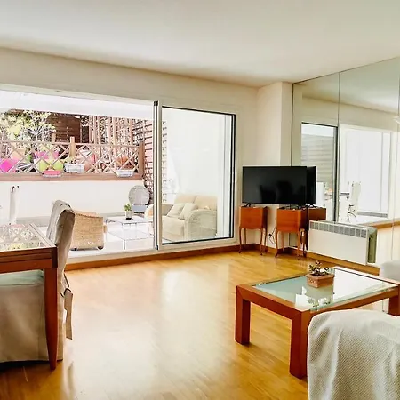 : Superbe Terrasse Rue D'antibes