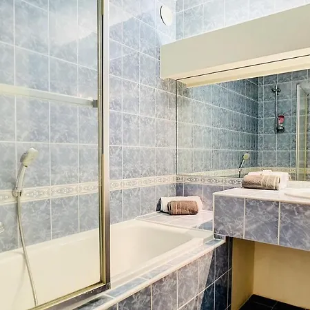 : Superbe Terrasse Rue D'antibes