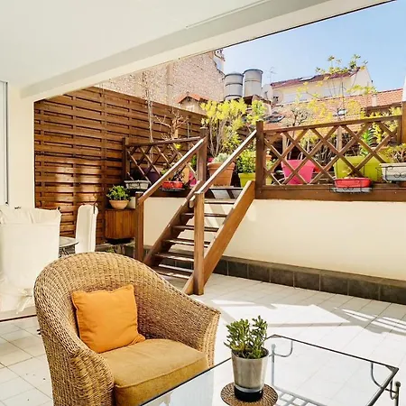 : Superbe Terrasse Rue D'antibes Daire