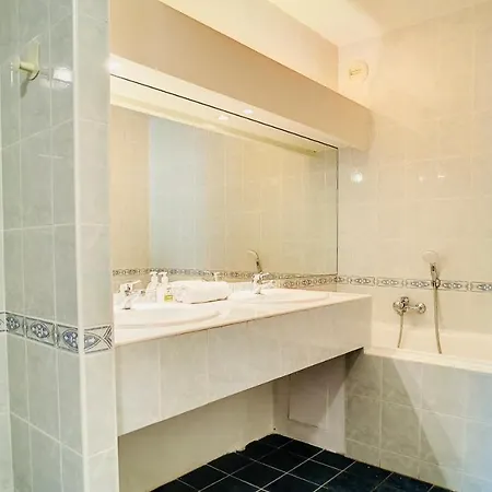 : Superbe Terrasse Rue D'antibes Daire