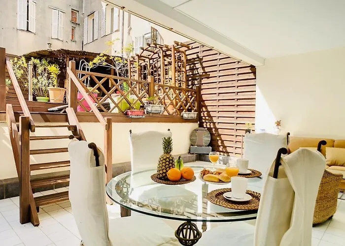 : Superbe Terrasse Rue D'antibes