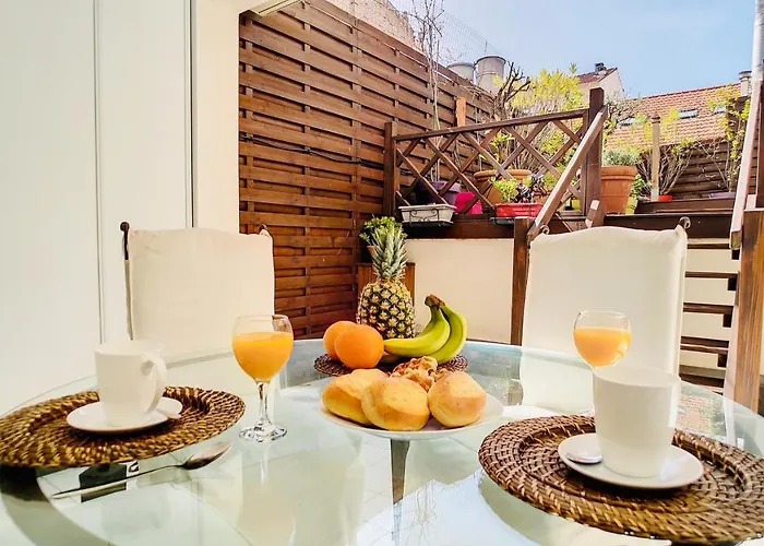 : Superbe Terrasse Rue D'antibes * كان