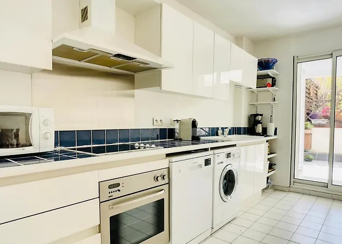 : Superbe Terrasse Rue D'antibes كان