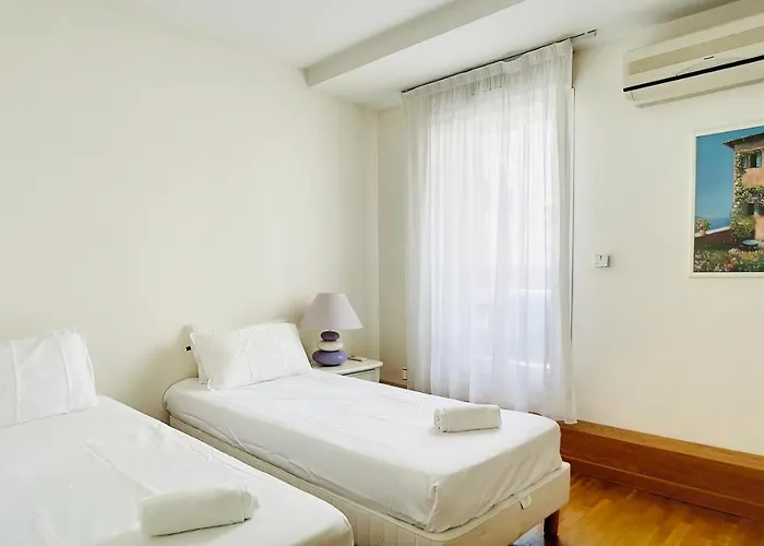 شقة : Superbe Terrasse Rue D'antibes *